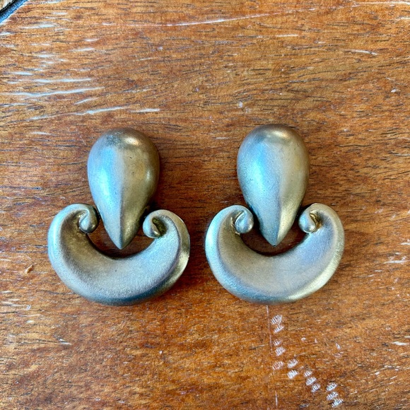 Vintage Chunky Hinged Door Knocker Modernist Clip On Earrings - Picture 3 of 8